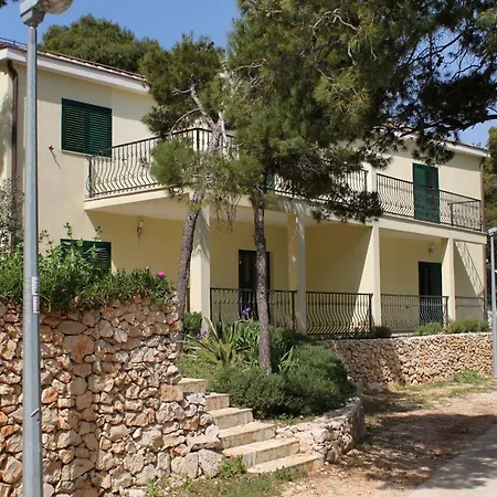 By The Sea - 3198 روغوزنيكا