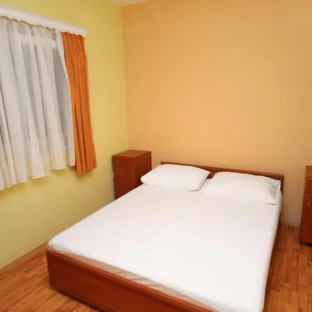 By The Sea - 3198 روغوزنيكا