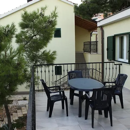 Apartment By The Sea Rogoznica - 3198