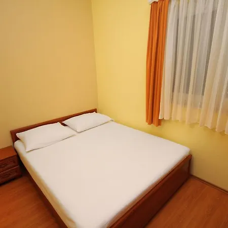 By The Sea - 3198 روغوزنيكا