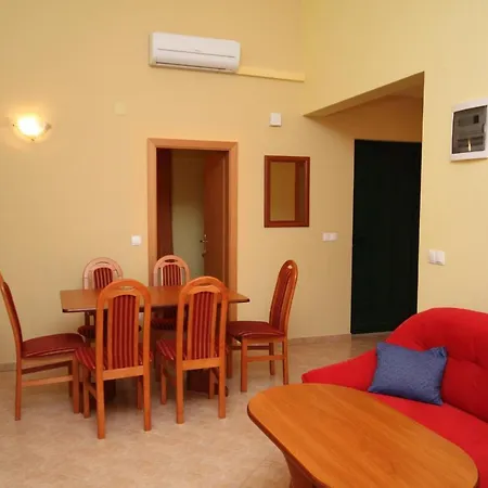 By The Sea - 3198 روغوزنيكا