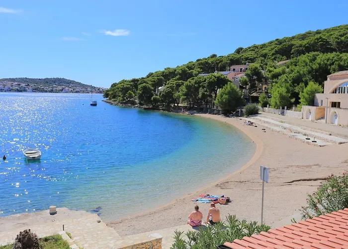 By The Sea - 3198 روغوزنيكا