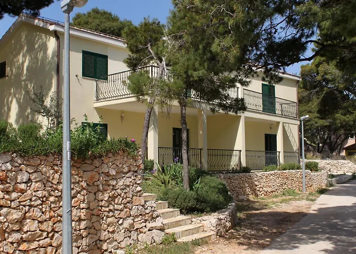 By The Sea - 3198 روغوزنيكا