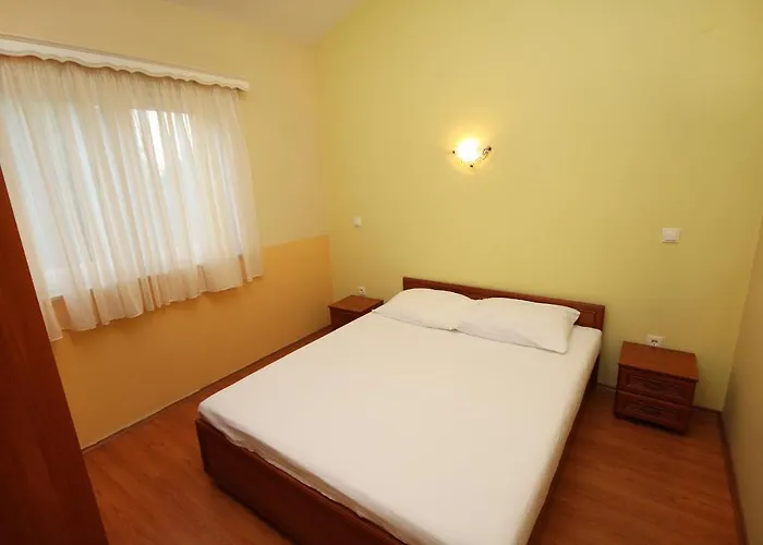 Apartman By The Sea - 3198 *